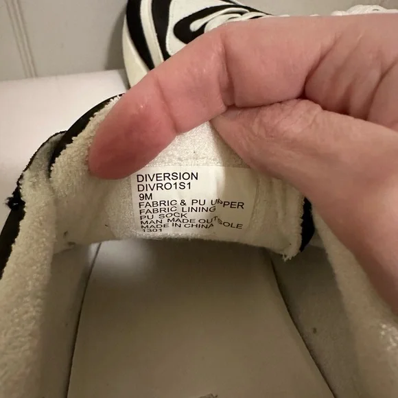 Steve Madden black and white “Diversion” sneakers ladies size 9 - Picture 7 of 9